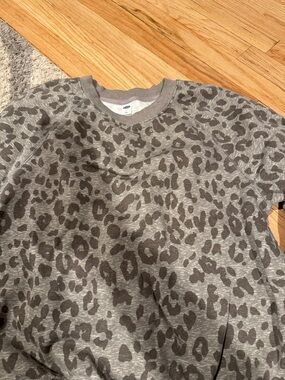 Old Navy Men's Gray Leopard Crewneck Sweater